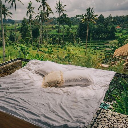 Makerti Bali~Bamboo House Villa Selat Exterior photo